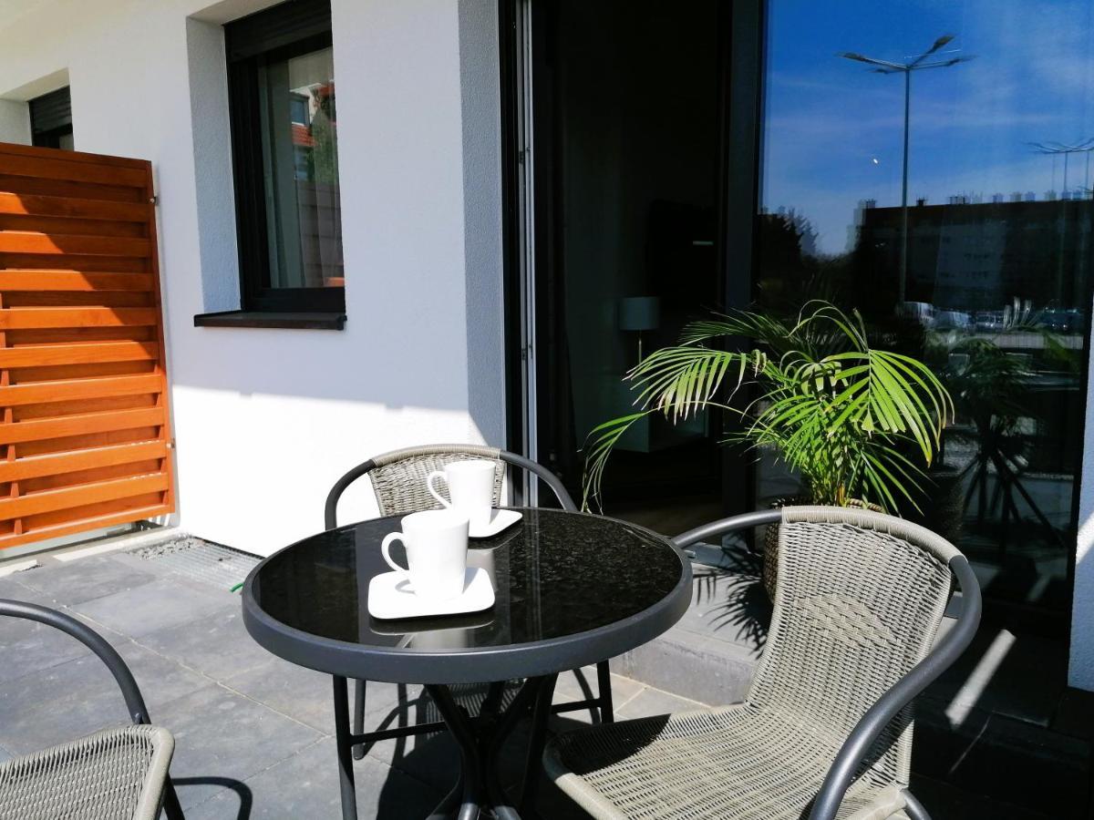 Apartament Ogrody Лешно Экстерьер фото